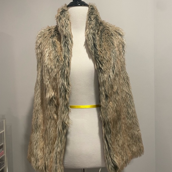 BCBGeneration Faux Fur Vest - Picture 2 of 5